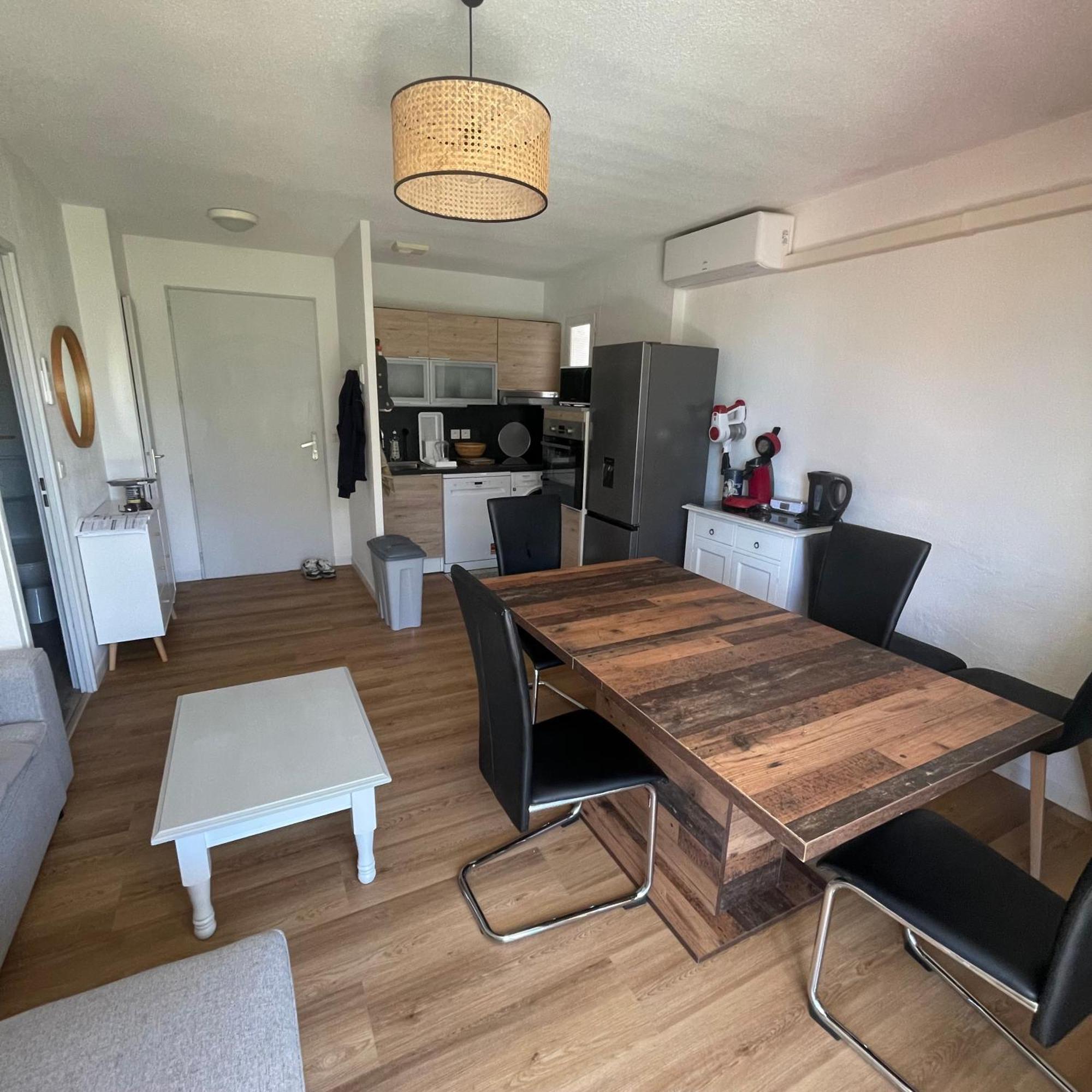 Maison Plain Pied Avec Climatisation Dans Une Residence Privee Avec Piscine Saint-Saturnin-lès-Avignon Zewnętrze zdjęcie